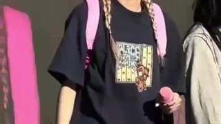 این ویدیو رزی تو چین خیلی معروف شده(ادامه توی کپشن)