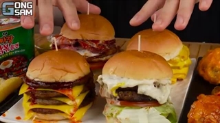 ASMR MUKBANG  FIRE NOODLES AND CHEESE BURGER EATING SOUND!