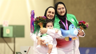 مدال نقره بر گردن فرزند ۳ ماهه ساره جوانمردی