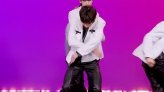 ریلی دنس Back For More از TXT