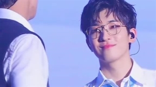 هم اتاقی هایی که اینقدر قشنگ تو چشمای هم نگاه میکنن،شیپ مینی(مینگیو وونوو):گریه: