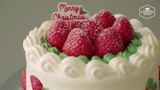 طرز تهیه کیک توت فرنگی