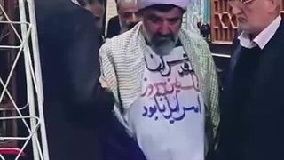 #امام_جمعه_بابلسر  من افتخار میکنم  به اینکه امام جمعه شهرم بابلسر #درد_فلسطین  داره کفن پوش میاد تو نماز جمعه