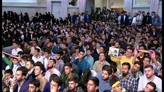 آیت الله خامنه ای: جوان امروز باید از قضایای مختلف تحلیل داشته باشد