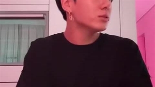 لایو جونگکوک (BTS) در ویورس همراه زیرنویس فارسی آنلاین در تاریخ 2023.11.3 ♡♡ کپ.