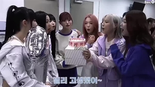 دومین سالگرد دبیو دخترامون مبارک:) Billlie