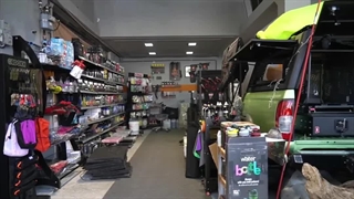 فروشگاه بزرگ لوازم کمپینگ و دیتیلینگ خودرو