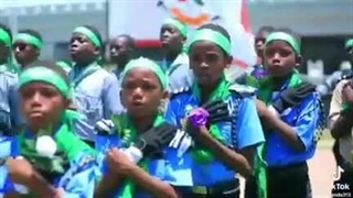 اجرای سرود سلام یا مهدی در آفریقا توسط حامیان علامه ابراهیم زکزاکی حفظه الله تعالی