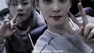 فقط من موندم //همیشه اخرین نفر پژمرده شدن همه رو تماشا میکنه و خودش در سکوت میره