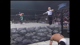 کشتی کج تک به تک بین Rey mysterio vs Guerrear در WCW 1999