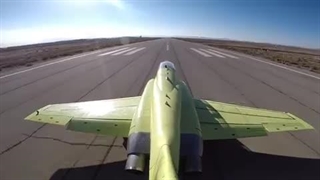 فروغ هواپیمای جت آموزشی یاسین در آسمان میهن اسلامی