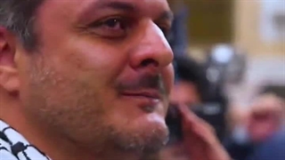 انگشتر رهبر انقلاب هدیه به امیر جوهریخو مدال‌ آور تیم ملی تیراندازی در دیدار ورزشکاران