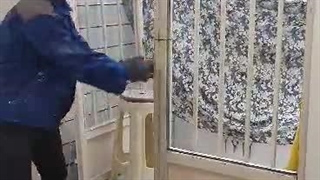 تعویض پنجره قدیمی با دوجداره بدون تخریب در ۱ روز - باز کردن درب یا پنجره قدیمی