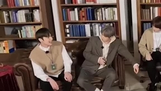 خنده های زیبای هیونینگ کای .....