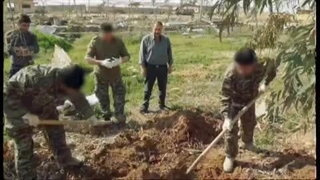 تفحص شهدای مدافع حرم در حلب سوریه