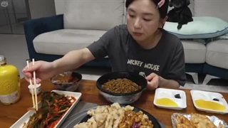Real Mukbang:) Jjajangmyeon, sweet and sour pork (ft.kaoliang liquor) ☆ Comfort korean chinese food