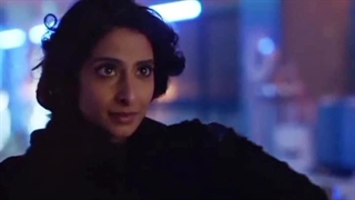 فلش و مینا داون با آهنگ. جرقه ای اون بین بود