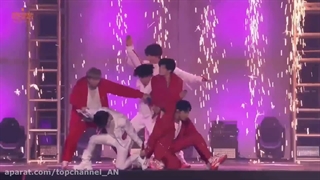 اجرای آهنگ دی ان ای توی کنسرت ₊✩‧₊˚౨BTSৎ˚₊✩‧₊