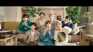 موزیک ویدیو آهنگ لایف گوُز آن ₊✩‧₊˚౨방탄ৎ˚₊✩‧₊