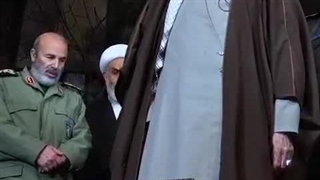 نماز رهبر معظم انقلاب بر پیکر شهید سید رضی موسوی و گفتگو با خانواده شهید