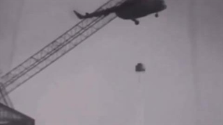 سریال چرنوبیل یه سکانسی هست که هلیکوپتر در اثر تشعشعات هسته‌ای بالای راکتور سقوط میکنه