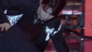 فن کم ژانگ هائو زیروبیسوان از اجرای Hot Summer