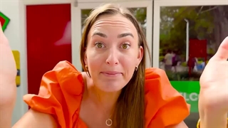 Chris dan Niki belajar bermain bersama dan cerita