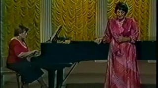 سونا اصلانوا،  نرگیز اوپراسیندان