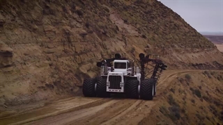 «بیگ باد» بزرگترین تراکتور جهان