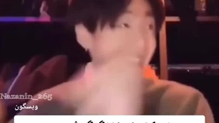 منی ک دارم اهنگ گوش میدم ولی اگه کسی بفهمه معنیش چیه....