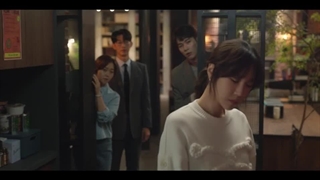 قسمت 4 سریال ملکه طلاق لطفا از کانال آپارات حمایت کنید متشکرم.