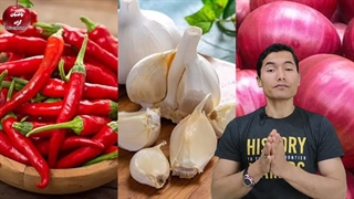 با سیر، پیاز و فلفل قدرتمند ترین حشره کش و قارچکش قوی بساز  تا درختان چند برابر حاصل دهد.