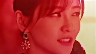 چطوری که بهش نگاه میکنه