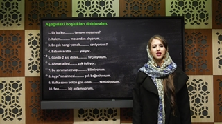 اگه بخوای جای استاد درس بدی اینطوری سوتی میدی