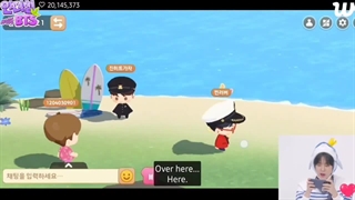 جین داره تو منطقه عمومی این د سئوم راه میره و به آرمی ها نزدیک می‌شه و هدیه می‌ده.