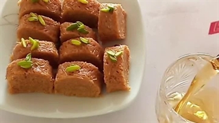 شرینی با رشته شعریه و شرین عسل و کره