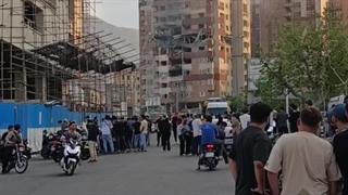 حمله به یک مجتمع مسکونی در میدان کتاب تهران توسط اسرائیل